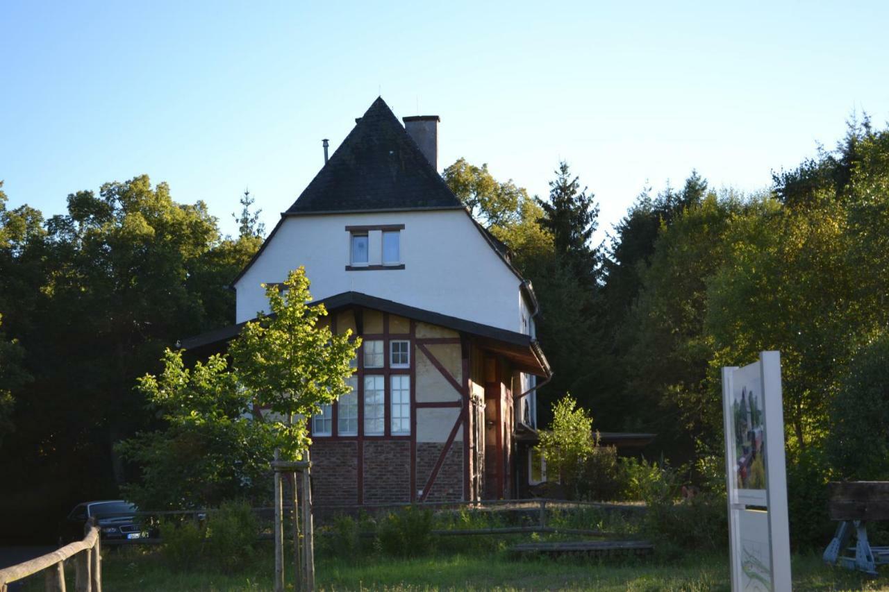 Ferienwohnung Alter Bahnhof Schalkenmehren Exterior foto